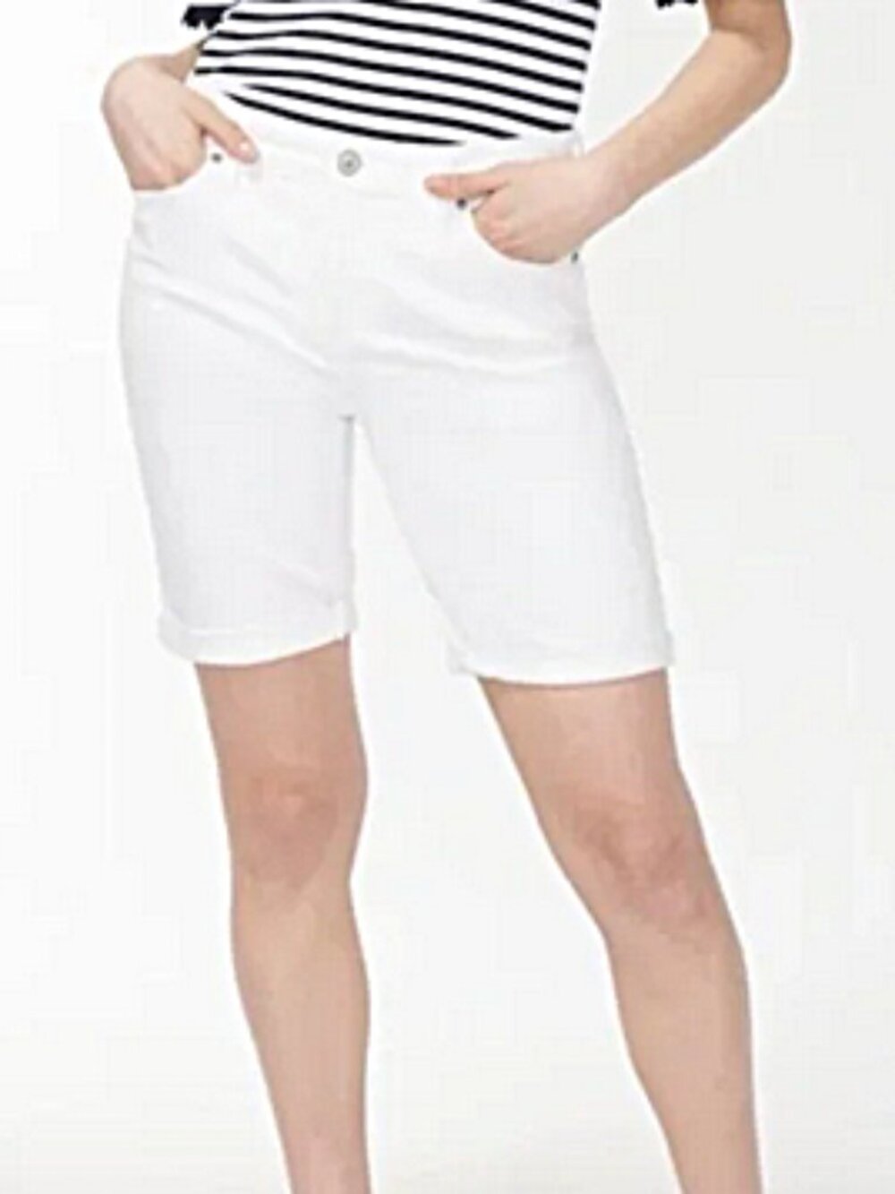 Chico's so slimming Girlfriend white denim shorts size 2